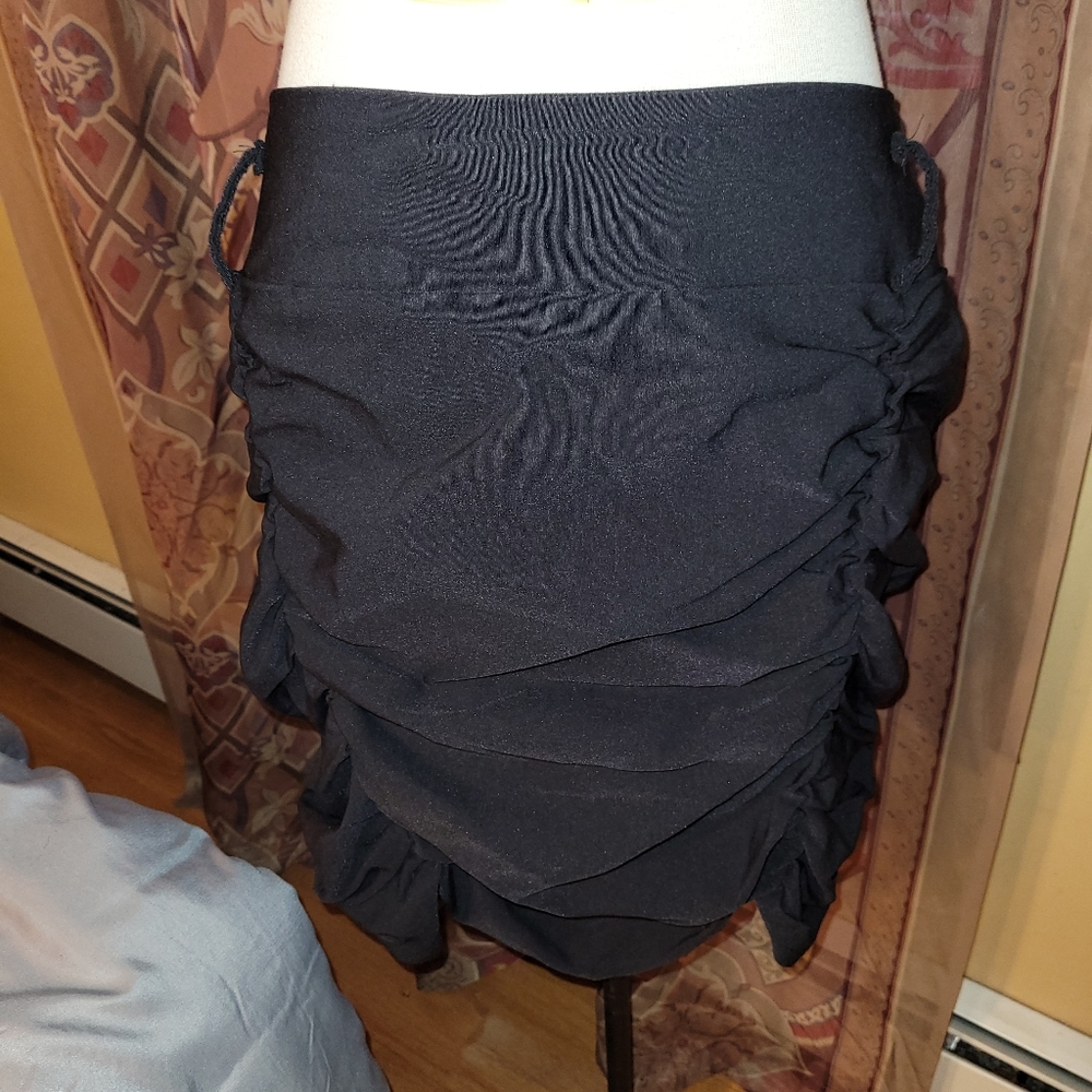 Side ruched skirt